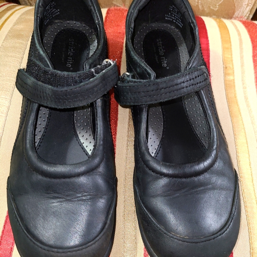 Stride Rite shoes 👞 for  girl.